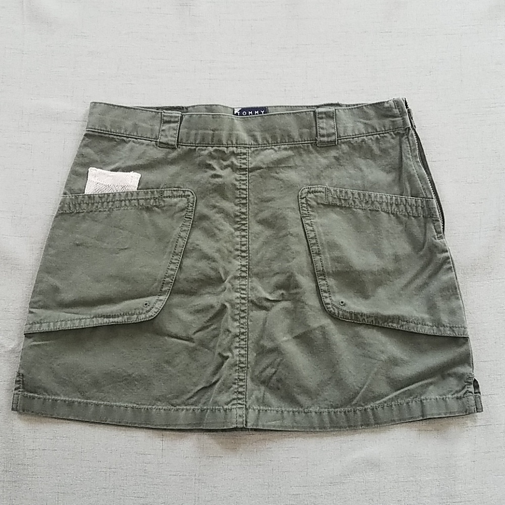 Tommy Hilfiger girls skirt, 8